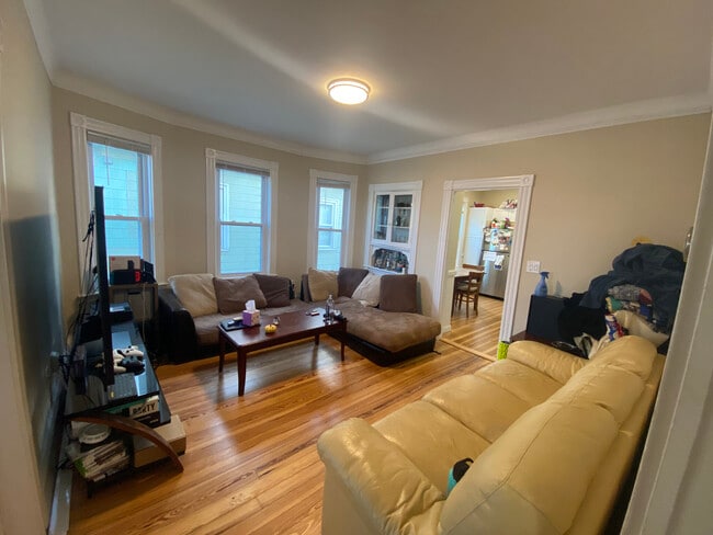 348 Summer St, Unit 2 in Somerville, MA - Building Photo - Building Photo