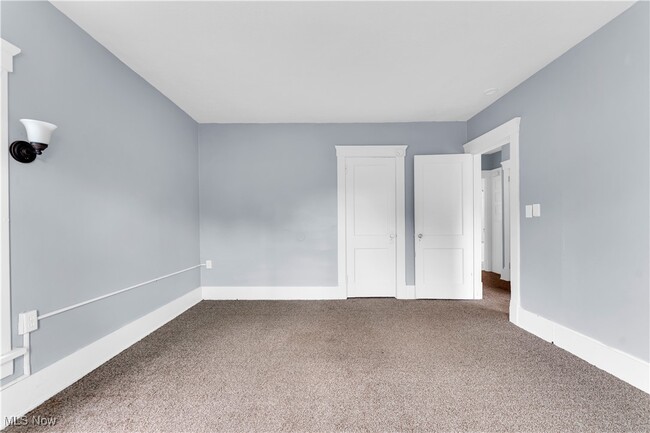 property at 204 Broad Ave NW