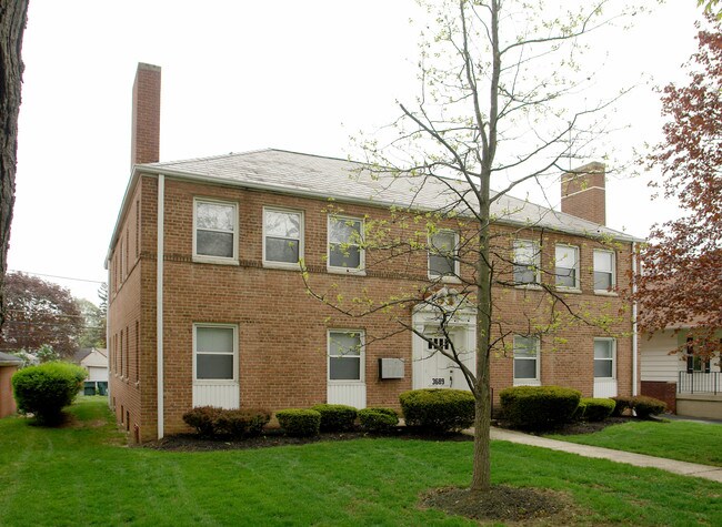 3689 N High St in Columbus, OH - Foto de edificio - Building Photo