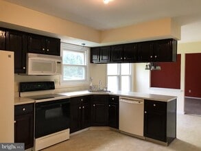 2 Corwen Terrace W in West Chester, PA - Building Photo - Building Photo