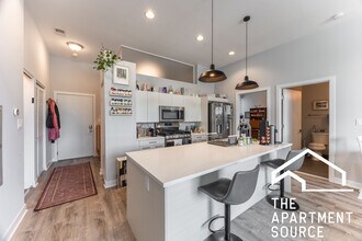 2247 W Lawrence Ave in Chicago, IL - Building Photo - Building Photo