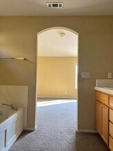 633 Langley Ct in Los Banos, CA - Building Photo - Building Photo