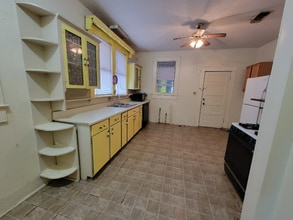 2226 Pecan St in Texarkana, AR - Foto de edificio - Building Photo