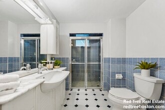 20 Willow St, Unit 2 in Newton, MA - Building Photo - Building Photo