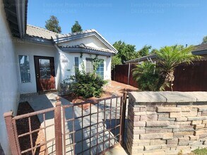 9700 Bossa Nova Ct in Bakersfield, CA - Building Photo - Building Photo