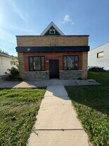 3805 N 20th St, Unit LowerA/business unit in Milwaukee, WI - Building Photo