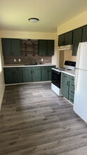 114 Dillion Dr in Kelso, WA - Building Photo - Building Photo