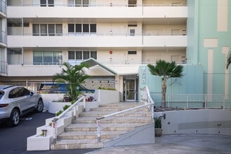 Kainalu Apartments in Honolulu, HI - Building Photo - Building Photo