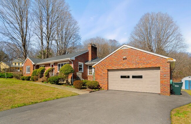 115 Mill St in Lincoln, MA - Building Photo - Building Photo