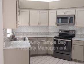 12032 Steppingstone Blvd in Tampa, FL - Building Photo - Building Photo