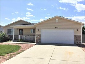 2922 Swan Point Ct in Evans, CO - Building Photo