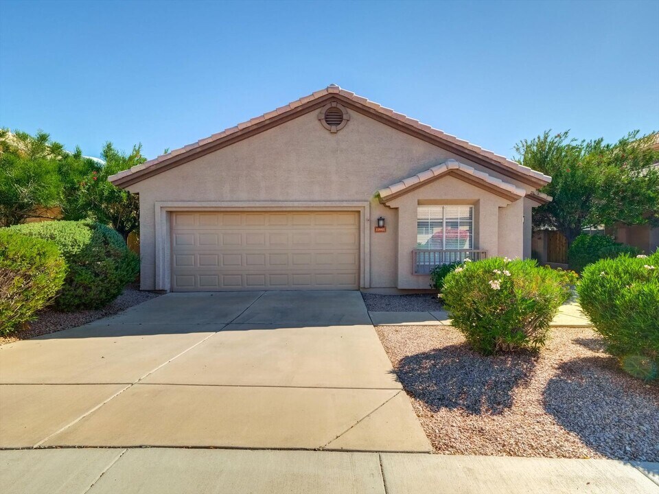 11861 E Becker Ln in Scottsdale, AZ - Building Photo