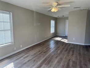 208 S Dallas St in Kaufman, TX - Building Photo - Building Photo