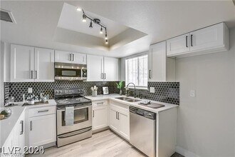 1436 N Jones Blvd in Las Vegas, NV - Building Photo - Building Photo