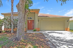 34500 Smart Dr in Zephyrhills, FL - Building Photo