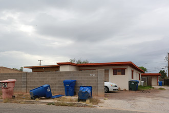 4742-4748 E 1st St in Tucson, AZ - Building Photo - Building Photo