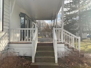 3661 E Lake Rd in Canandaigua, NY - Foto de edificio - Building Photo