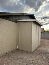 2822 E Mobile Ln in Phoenix, AZ - Foto de edificio - Building Photo