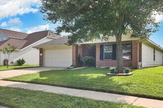 14306 Alaman Dr in Houston, TX - Building Photo - Building Photo