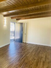 1024 Pico Blvd in Santa Monica, CA - Foto de edificio - Building Photo