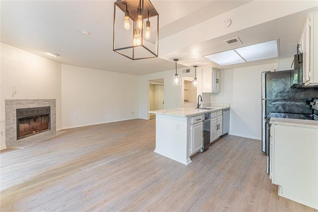 2505 Wedglea Dr in Dallas, TX - Building Photo - Building Photo