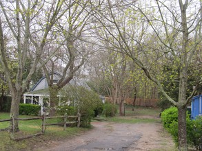 3 Box Tree Rd in East Quogue, NY - Building Photo - Building Photo