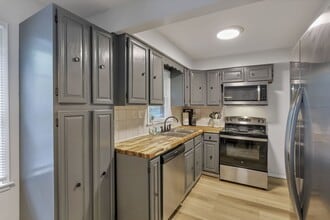 1275 E Weber Rd in Columbus, OH - Foto de edificio - Building Photo