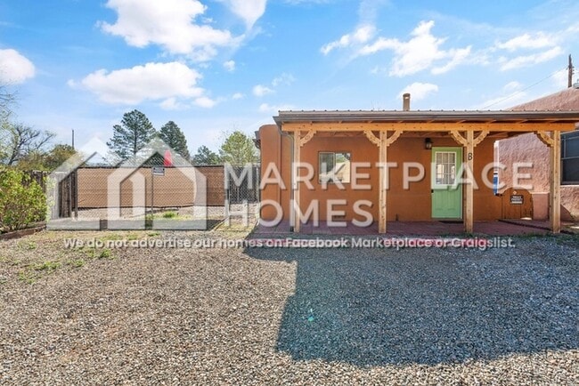913 1/2 Old Pecos Trail in Santa Fe, NM - Building Photo - Building Photo