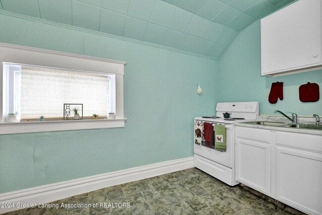 property at 1107 Hickory St