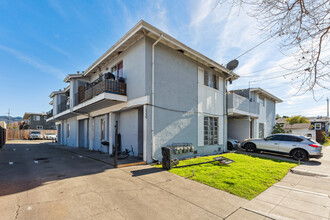 8th Street Apartments in Berkeley, CA - Building Photo - Building Photo