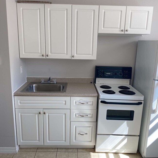 property at 2 Kingsview Ct