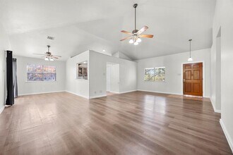 208 S Cougar Ave in Cedar Park, TX - Building Photo - Building Photo