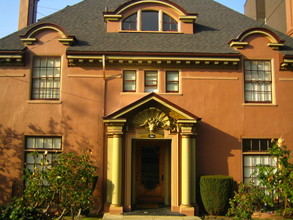 Chateau Lyon in Oakland, CA - Building Photo - Building Photo