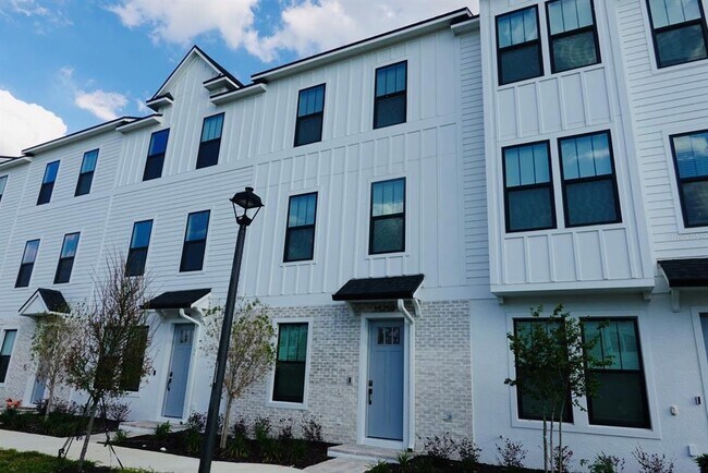 property at 15250 Groveside Rd