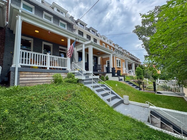 property at 815 Longfellow St NW