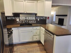 6973 Chirrewa St in Westland, MI - Building Photo - Building Photo