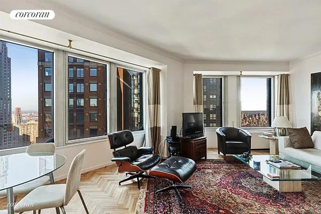150-156 W 56th St in New York, NY - Building Photo