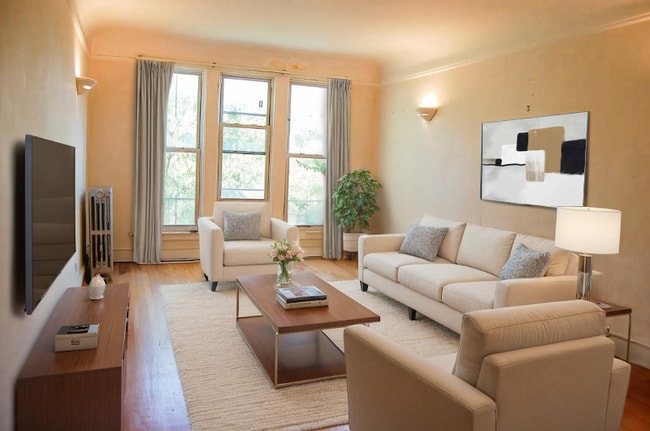 property at 2904 N Damen Ave