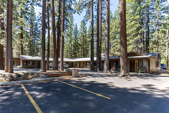 920 Alameda Ave in South Lake Tahoe, CA - Building Photo - Building Photo