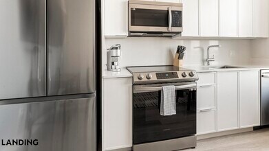 2005 11th St NW, Unit 607 in Washington, DC - Building Photo - Building Photo