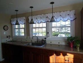 33 Water St, Unit Apt 1 in Danvers, MA - Building Photo - Building Photo
