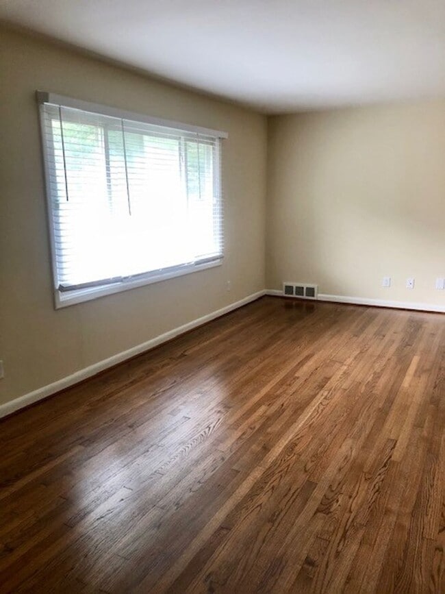 725 Ashview Dr in Winston-Salem, NC - Building Photo - Building Photo