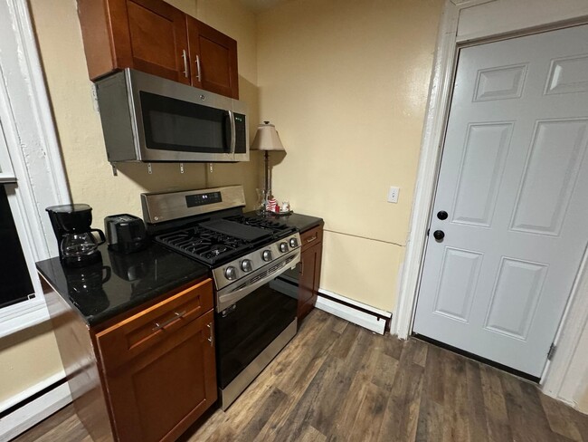 84 Prospect St in New Britain, CT - Building Photo - Building Photo