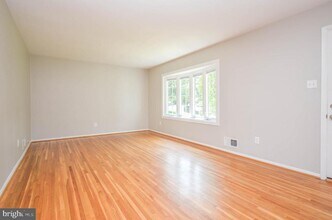 4805 Willet Dr in Annandale, VA - Building Photo - Building Photo