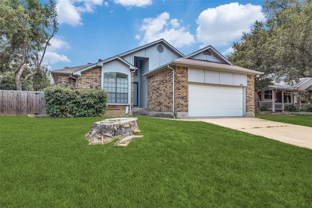 6105 Farmingdale Dr in Arlington, TX - Building Photo
