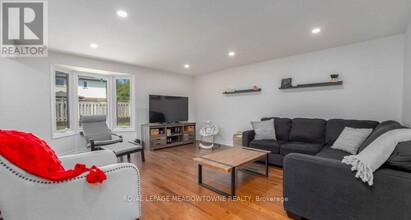 47 Ruffian Rd in Brantford, ON - Building Photo - Building Photo
