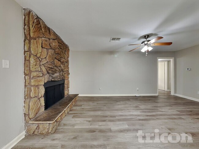 1438 Peach Spring Dr in Houston, TX - Building Photo - Building Photo