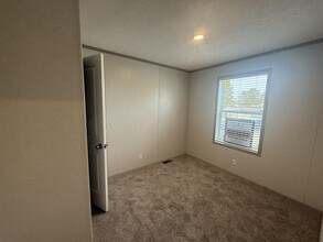 1041 Colonial Trail in Kalamazoo, MI - Foto de edificio - Building Photo
