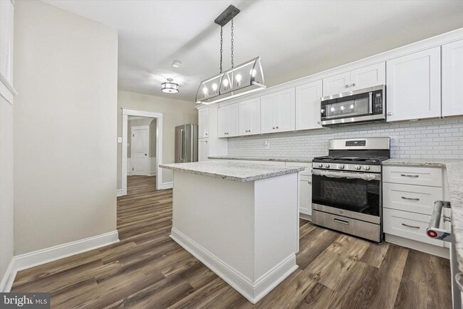 2423 76th Ave in Philadelphia, PA - Building Photo - Building Photo