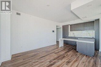 370 Martha St in Burlington, ON - Building Photo - Building Photo